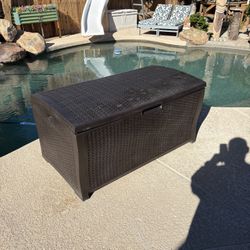 Pool/Patio Storage Bin