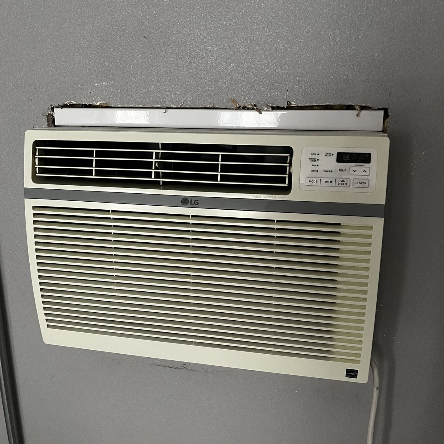 LG 24,000 BTU Window AC 230v