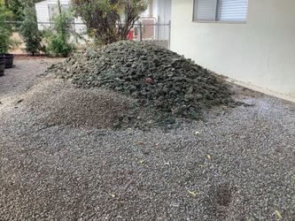 Free gravel, construction fill material .