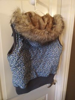 Aeropostale Vest Coat Lined in Fur has Hood