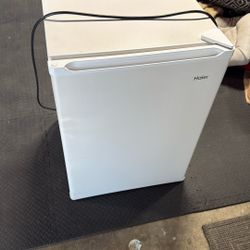 Excellent Mini refrigerator $60