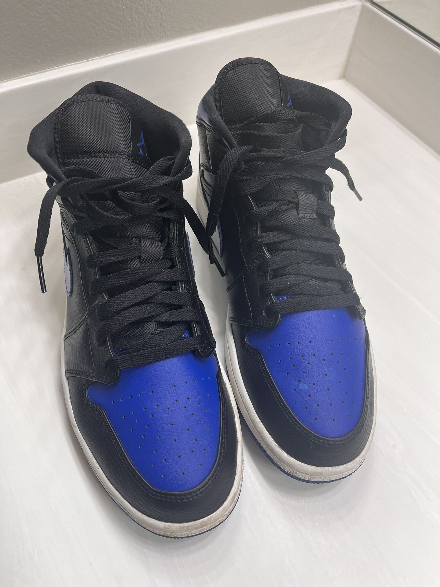 Jordan 1 Mid Royal