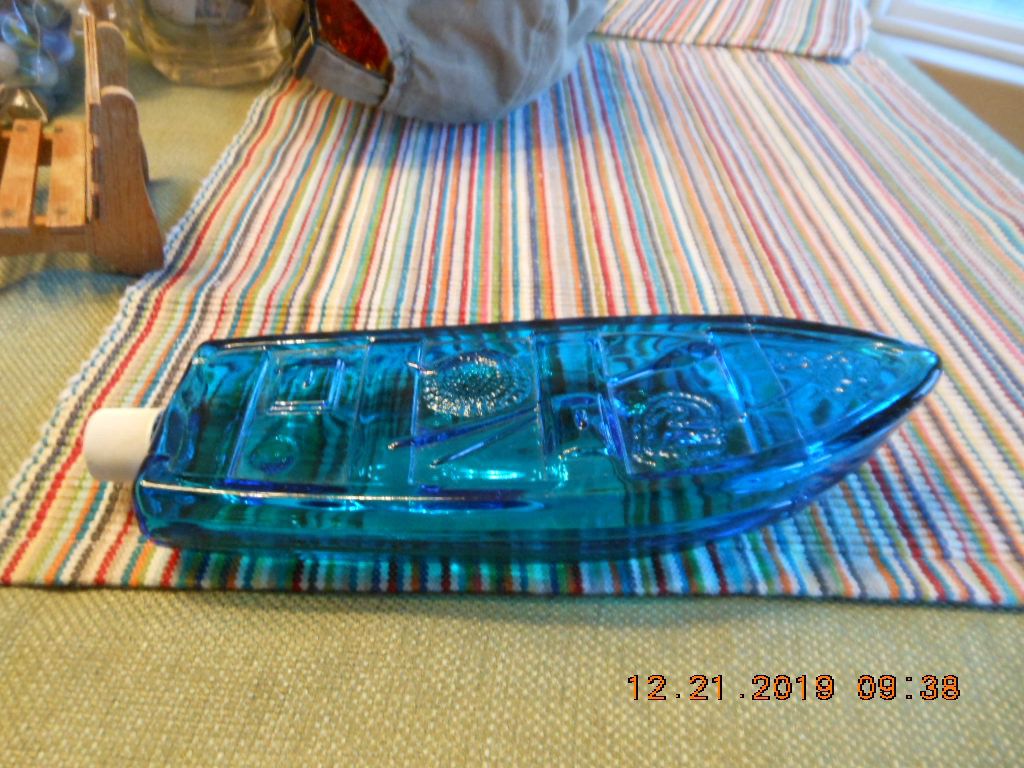 Vintage Avon Spicy After Shave “Gone Fishing” Blue Glass Boat
