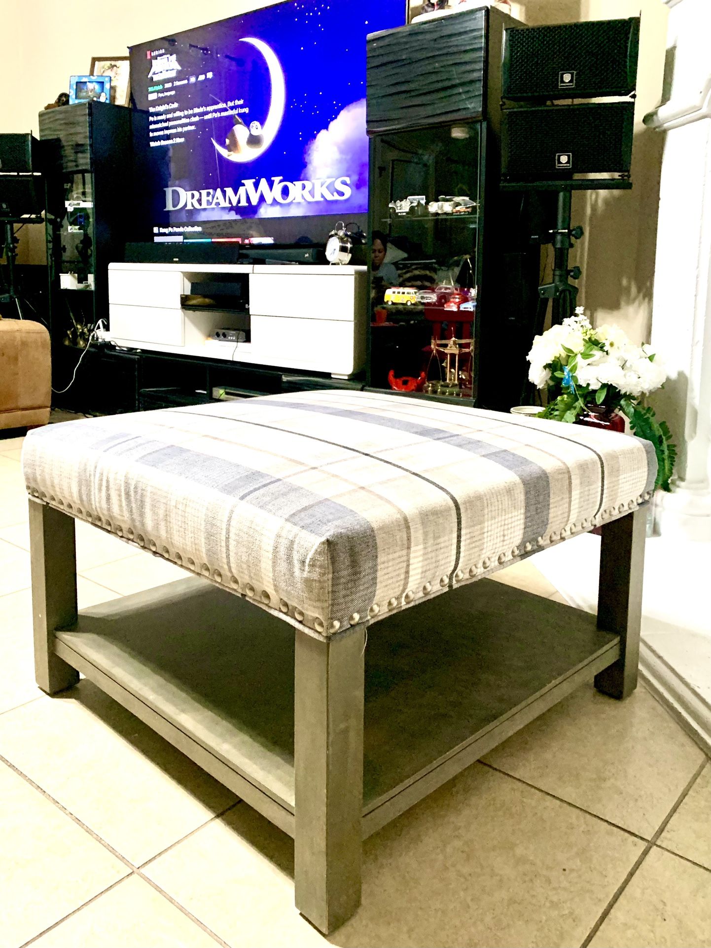 (30”x30”W x18.5”H) OTTOMAN FURNITURE(great SHAPE &CONDITION:10/10)BIG HEAVY & STURDY💥💥💥💥