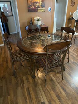 Table & chairs