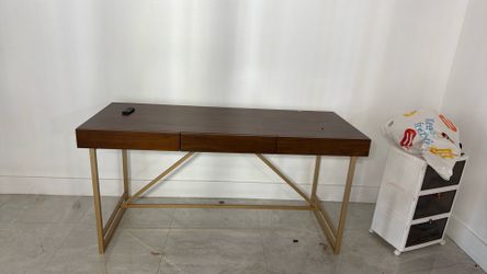 Wooden desk with 3 drawers