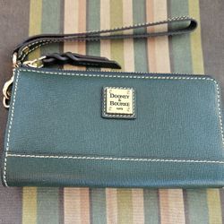NWT  Dooney & Bourke Saffiano Leather Folded Zip Wristlet/Wallet 