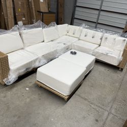 New, 8 Pieces Outdoor Patio Set ( Already Assembled 