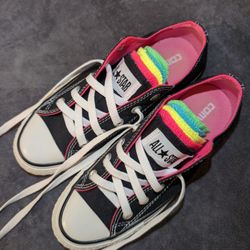 Converse Size 4