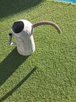 1 Gallon Oil Can With Flexible Spout.