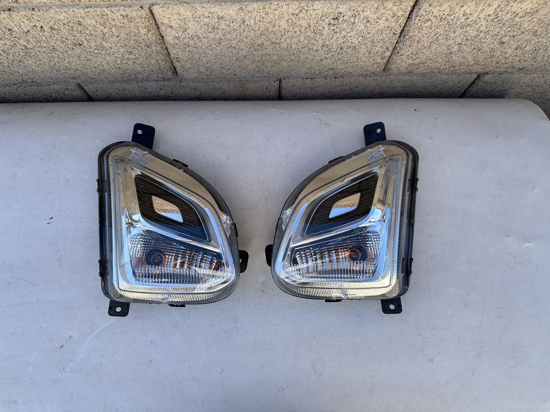 Chevy Equinox Fog Light pair 2018-2021, Chevy Equinox Turn Signal, park light, OEM ORIGINAL CHEVY PART, $70 Each light 