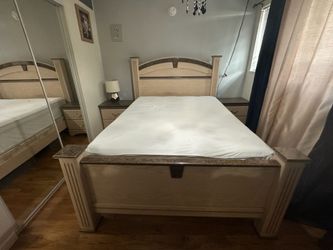 Queen bedroom set