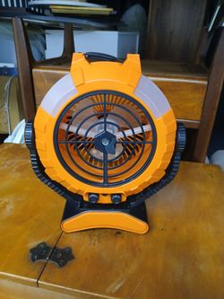 USB powered fan with ice chamber