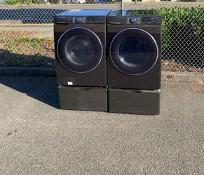SAMSUNG WASHER AND DRYER SET.