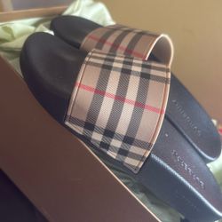 Woman Burberry Slides 