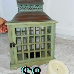 $8 Beautiful vintage Green Lantern Wooden and metal 18” by 10” by 7”