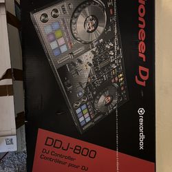 Pioneer DDJ800 DJ Controller 