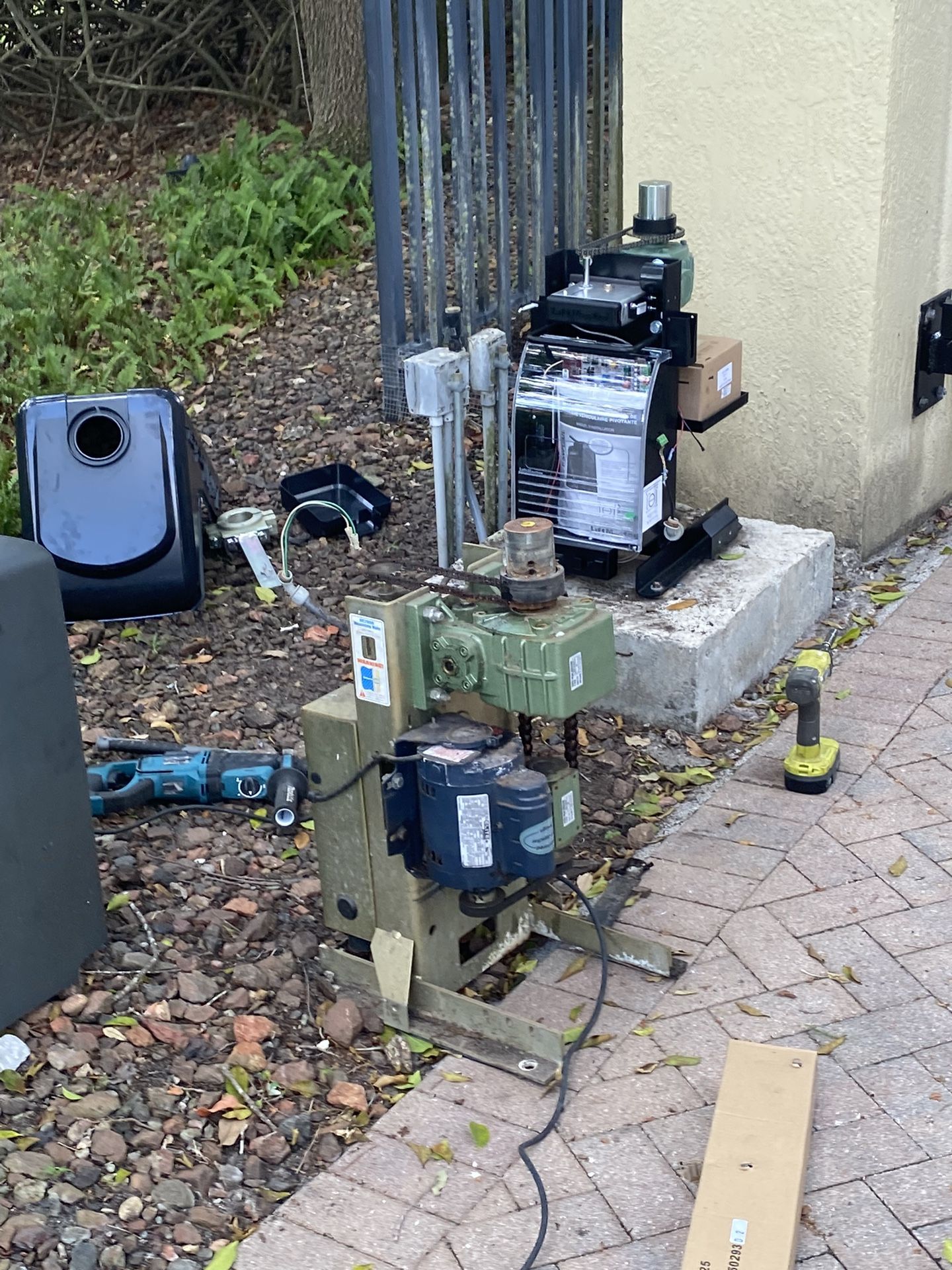 Electric Gate Motor Replace And Adjustment