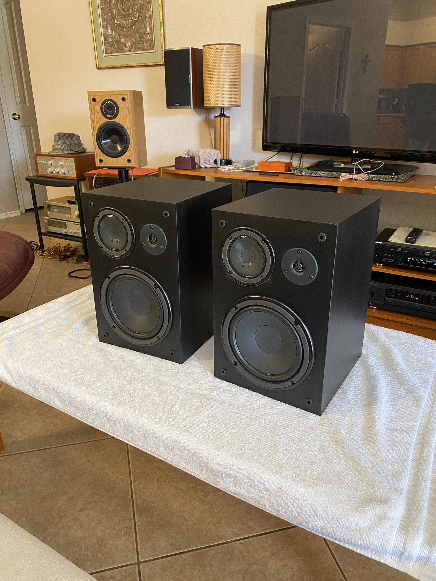 Yamaha NS-A638 3-Way Floor/Bookshelf Speakers