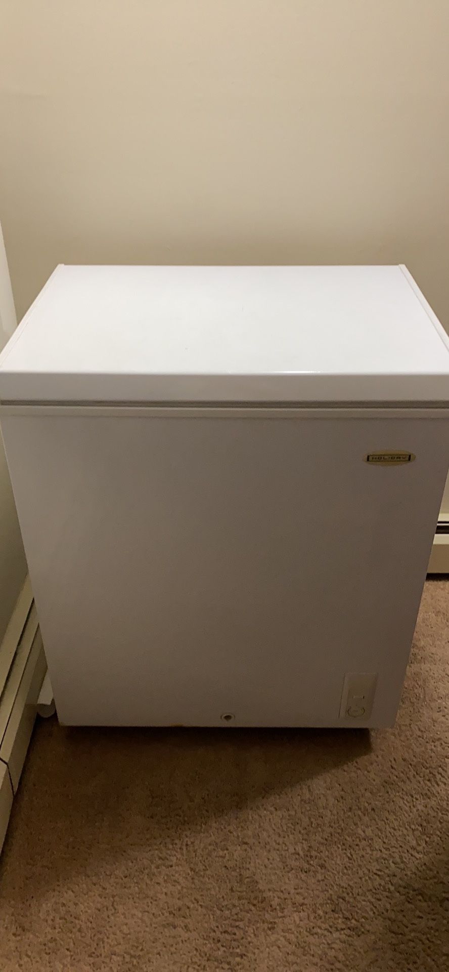 Holiday Freezer Chest 5.0cu. ft.