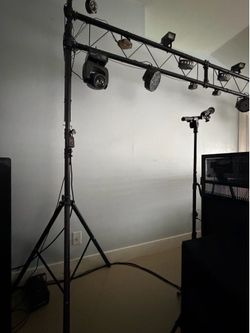 Stand , light, smokes machine, mobile head.