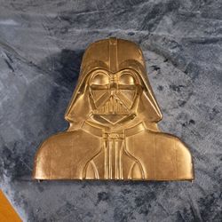Darth Vader star wars action figure storage case. NO action figures case is empty as pictured please read the entire description.