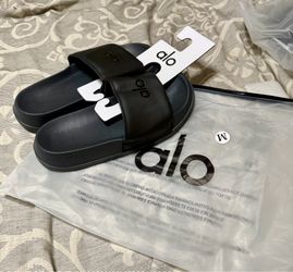 Alo Sandals