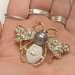 Cute Bee Gold-Tone/Grey Faux Pearl With Crystal Brooch 