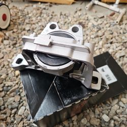 Ford Focus motor mount