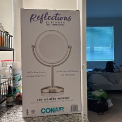 CONAIR LED lighted Mirror 
