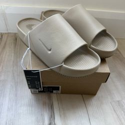 Nike Calm Slide