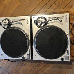 Audio Technica AT LP120 USB Turntable PAIR