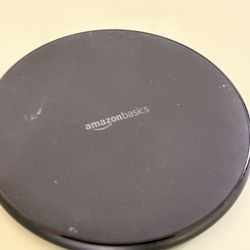 Amazon Basics 15W Wireless Charging Pad 