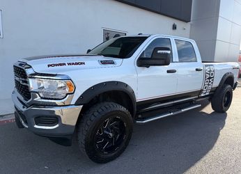 2023 Ram 3500 Heavy Duty Crew cab
