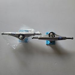 SKATEBOARDS ROYAL TRUCK SIZE 5.5