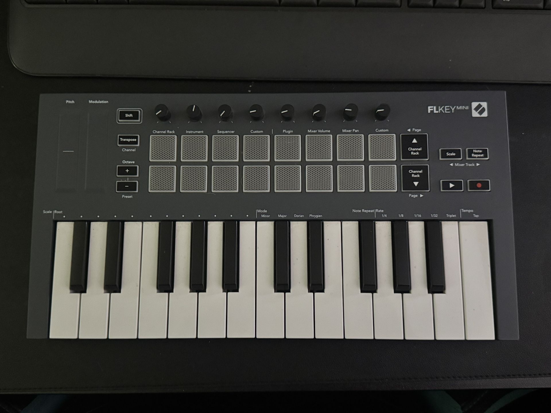 Novation FL Mini 25 Key Midi Keyboard
