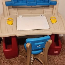 Kids Step2 Art Desk