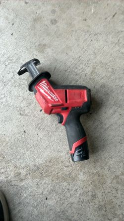 Milwaukee saw