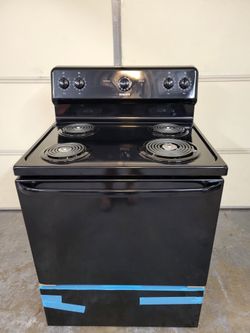 New hotpoint stove (delivery available)