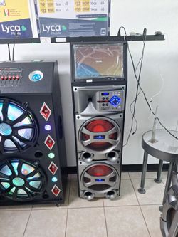 Dual Woofer Party Speaker with Screen