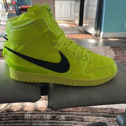 Men 9.5 Nike Ambush