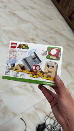 Brand new Mario Lego 40414