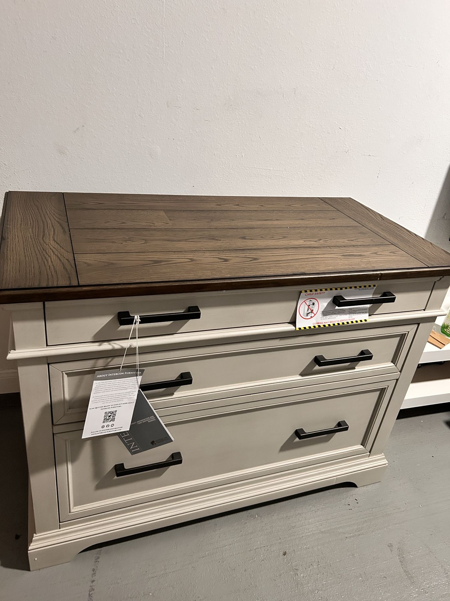 Brand New 2 Nightstands/dressers