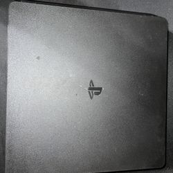 Ps4 With Controller 