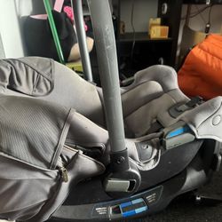 Nuna Seat and stroller bracket 