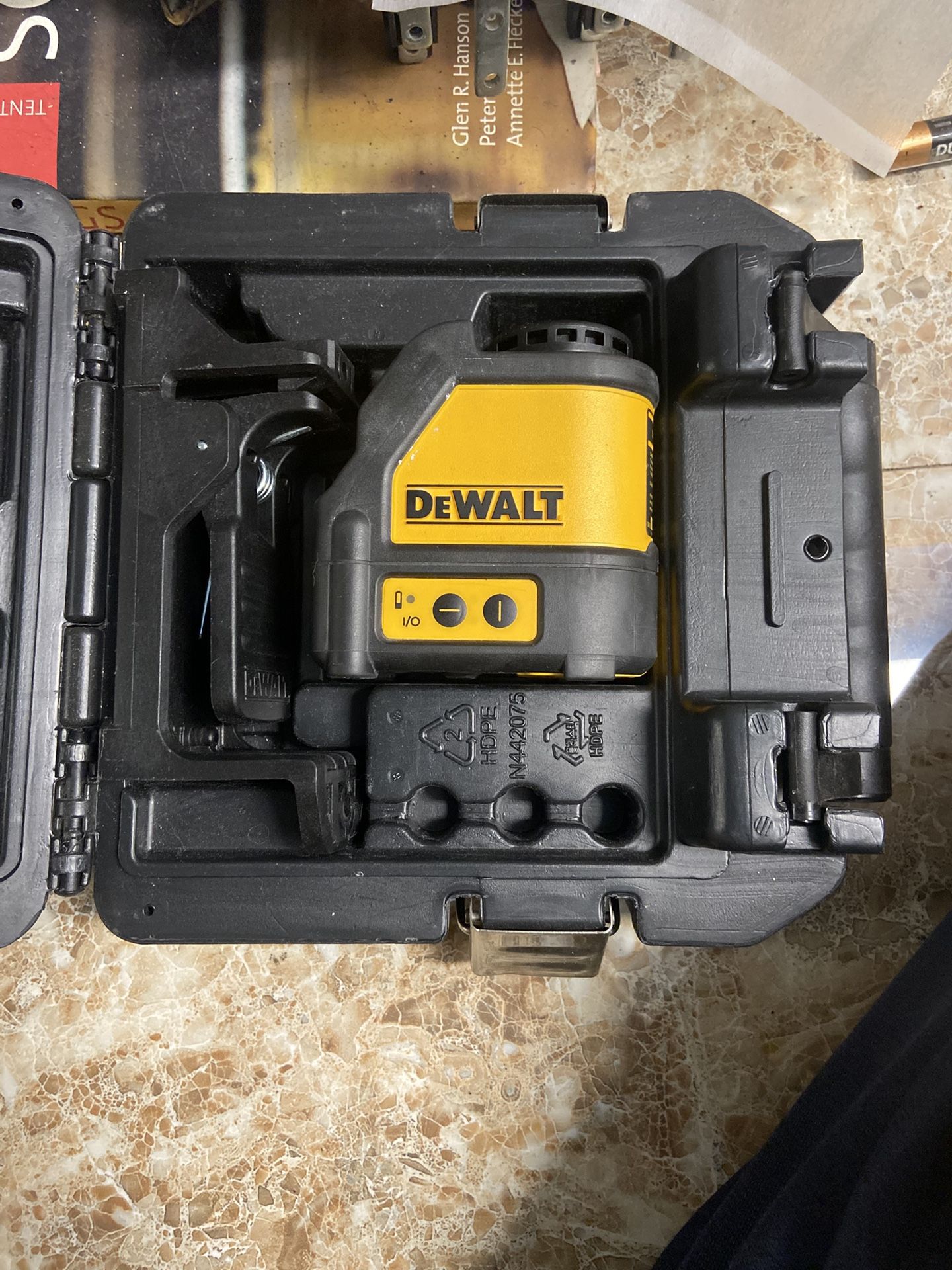  BRAND NEW DeWALT DW088 Laser Level