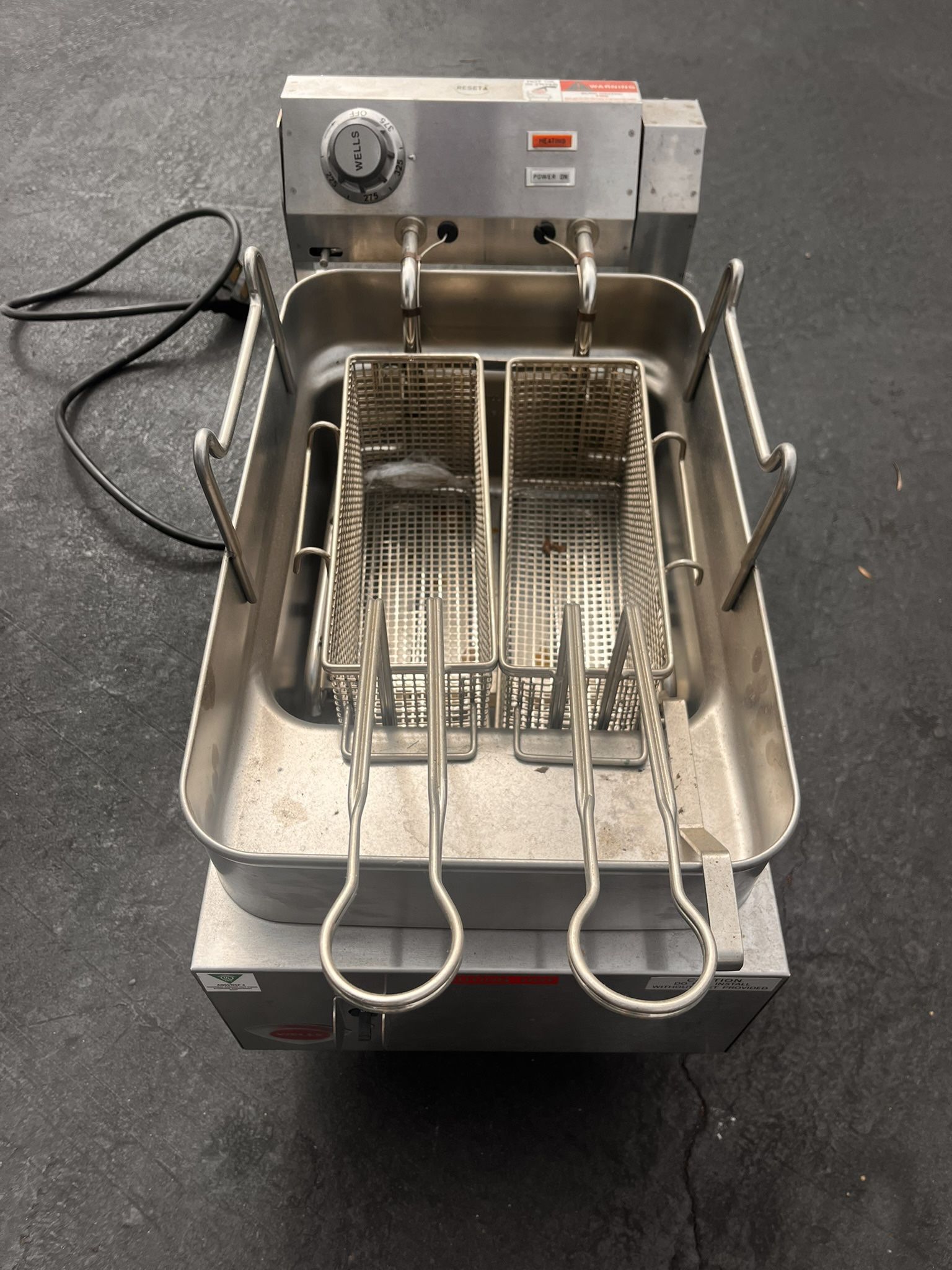 🔥 Wells Commercial Countertop Fryer – $1,200 OBO