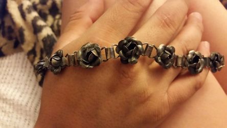 Steel rose bracelet