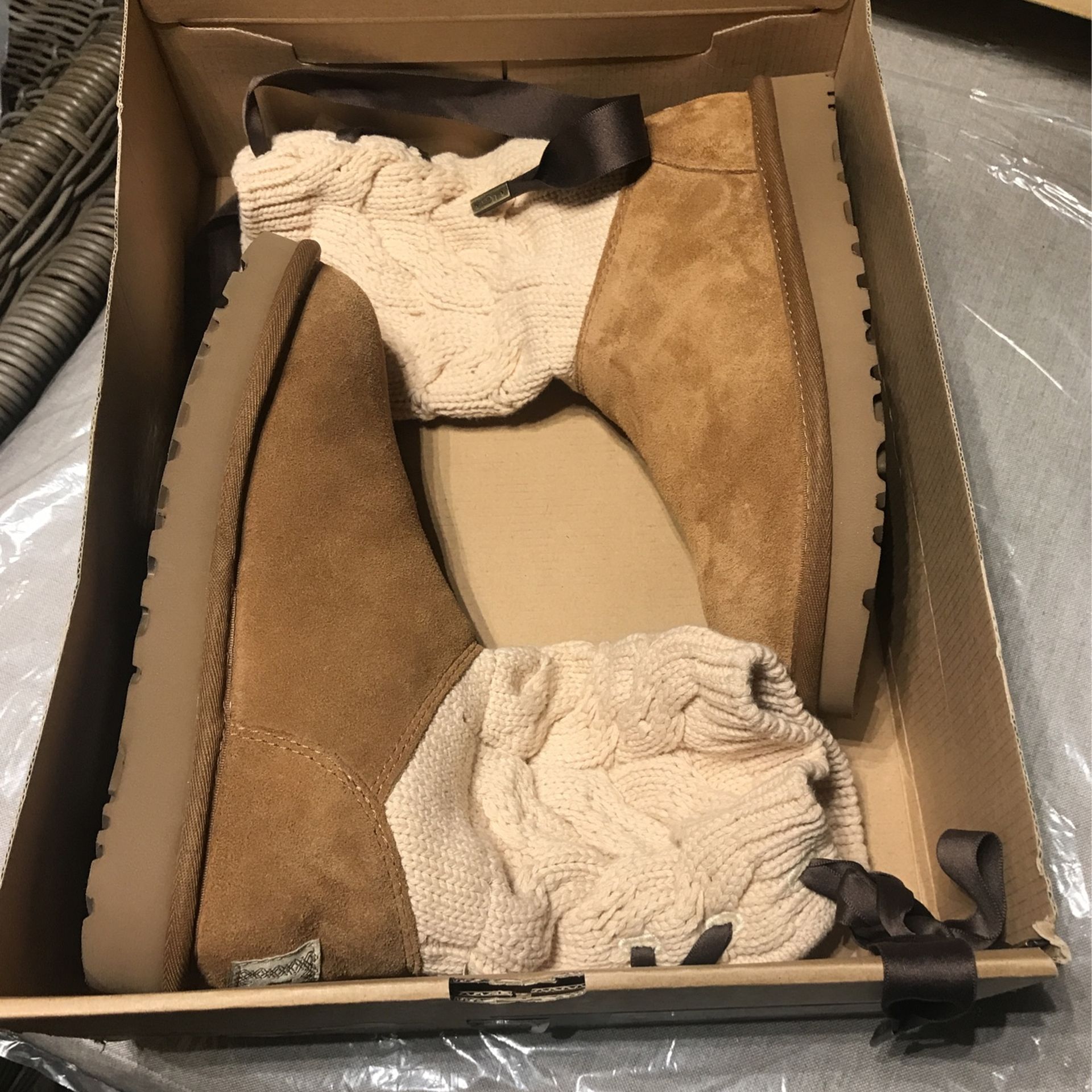 Brand New Authentic Ugg Size 6