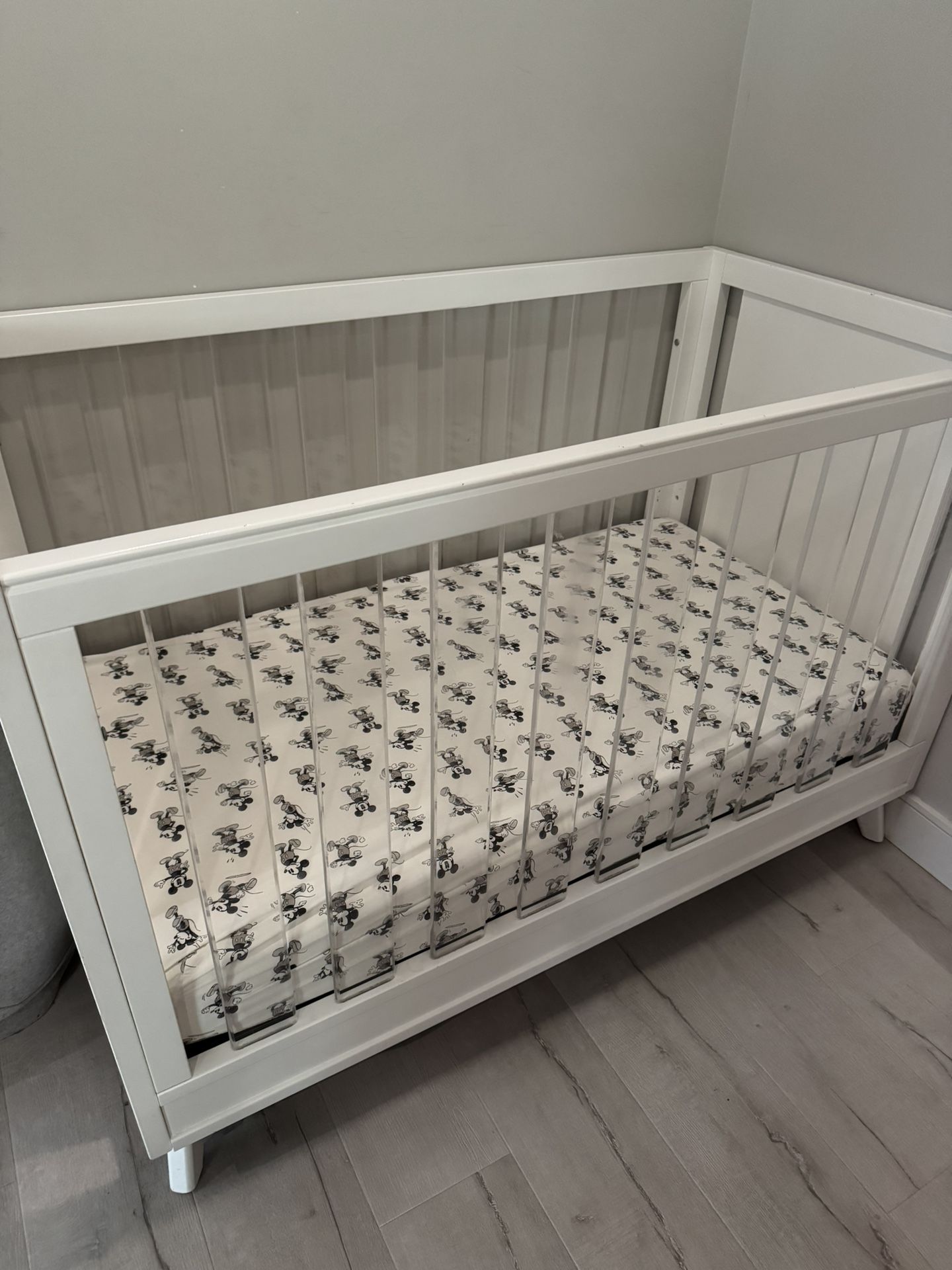 White Toddler Bed Crib With Naturepedic Organic Mattress
